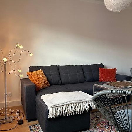 Schoene Neue 4 Zimmer Wohnung Mit Sued-Balkon Bis 8 Personen Naumburg  Exterior photo
