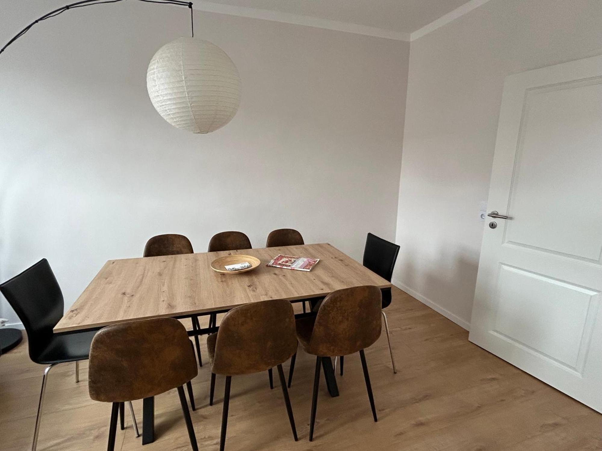 Schoene Neue 4 Zimmer Wohnung Mit Sued-Balkon Bis 8 Personen Naumburg  Exterior photo