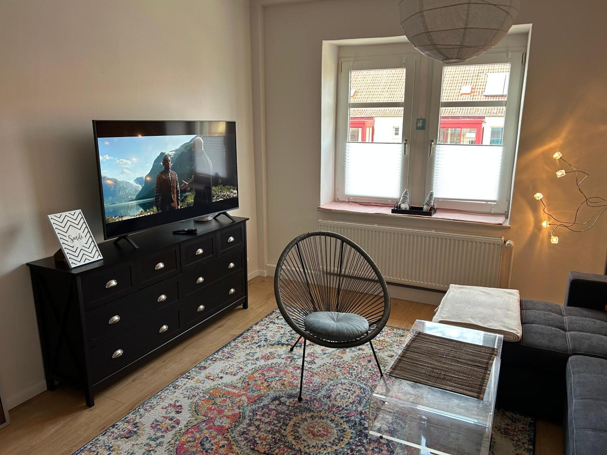 Schoene Neue 4 Zimmer Wohnung Mit Sued-Balkon Bis 8 Personen Naumburg  Exterior photo